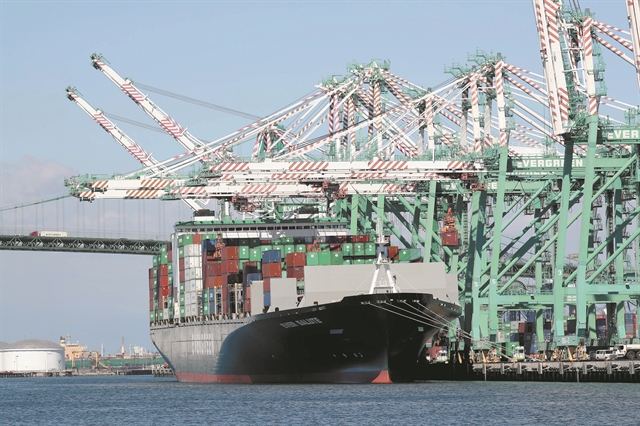 Ναυτιλία: Με πλοία «γίγαντες» το εμπόριο Ασίας – Ευρώπης