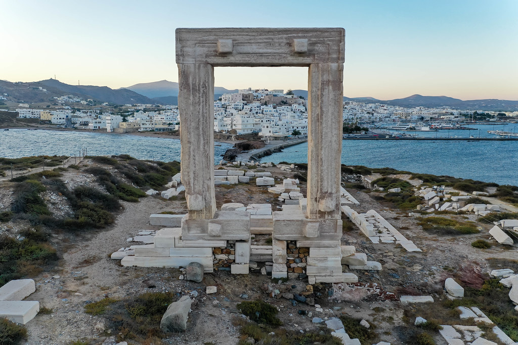 Naxos: Praises from Austrian media and new sports events
