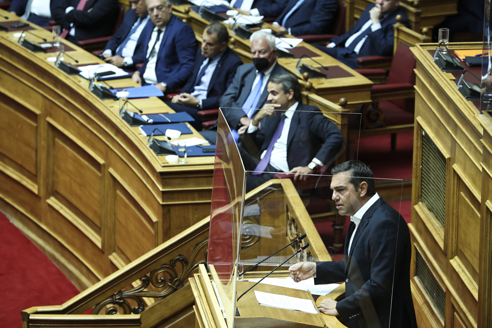 Πρόταση μομφής: Μάχη μέχρις εσχάτων μεταξύ Μητσοτάκη και Τσίπρα