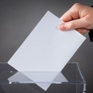 Διεθνείς οίκοι: Δημοσκοπήσεις και Τέμπη στο μικροσκόπιο των αναλύσεων για τις εθνικές εκλογές