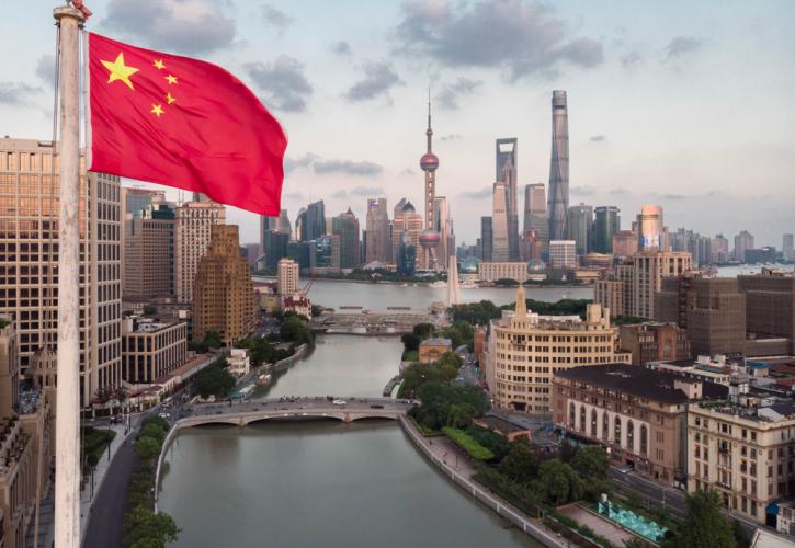 Κίνα: Οι ξένοι επενδυτές ξεφορτώθηκαν 12 δισ. δολάρια μετοχών τον Αύγουστο