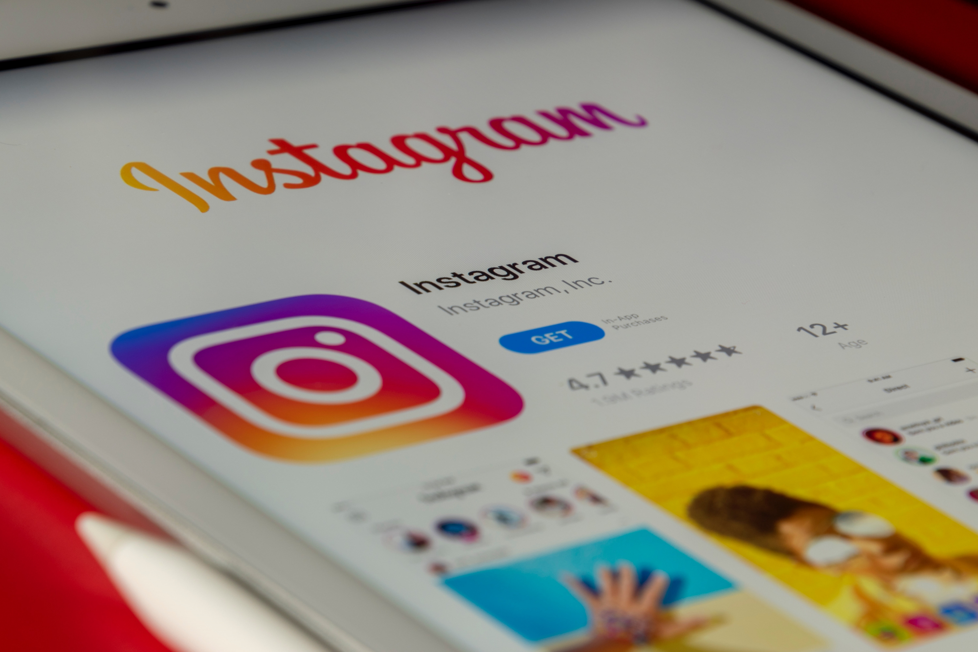 Instagram: «Χρυσάφι» στα πόδια των διασήμων – Ζαλίζουν τα ποσά που χρεώνουν