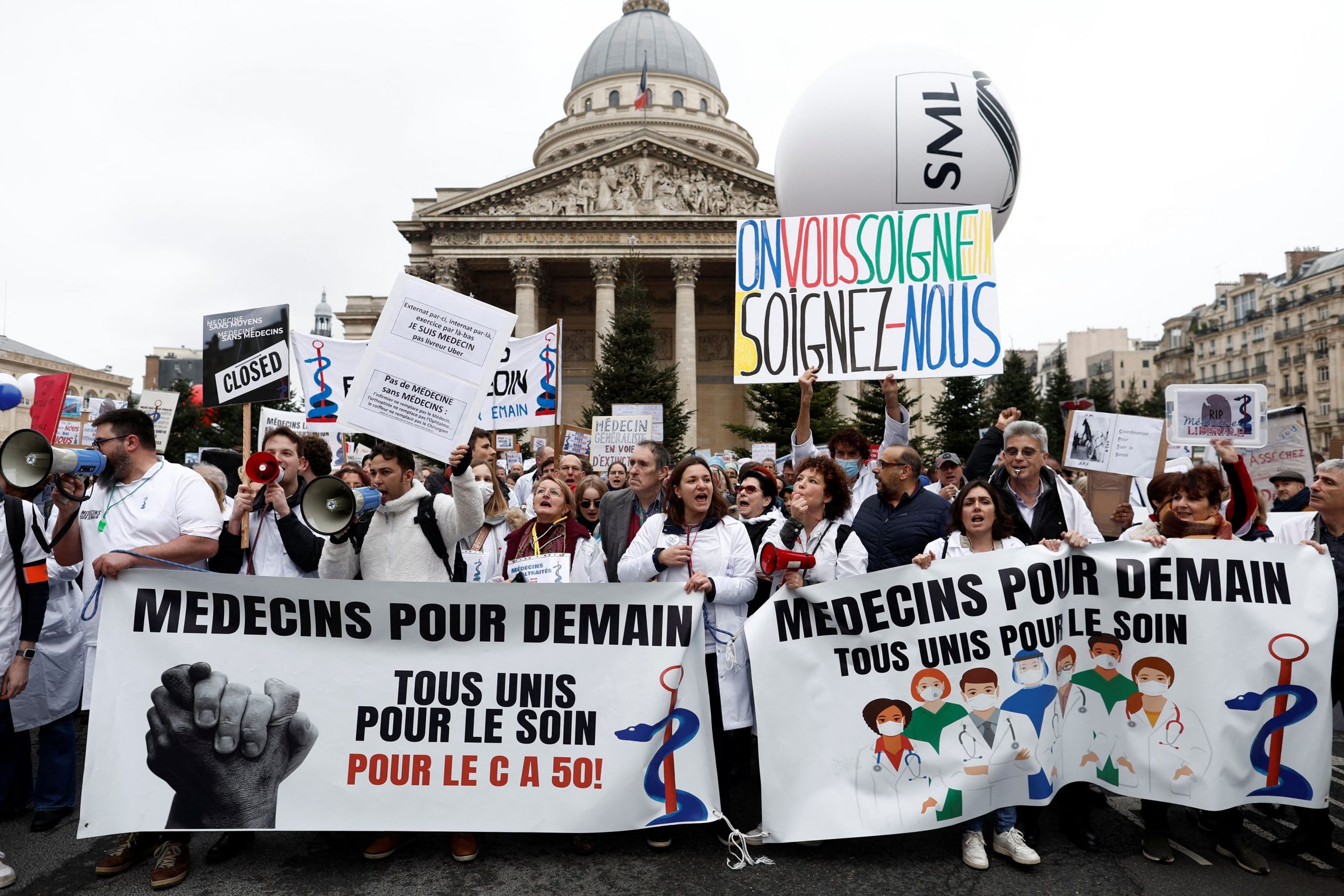 Γαλλία – συνταξιοδοτικό: Πανεθνική απεργία την Πέμπτη, κάλεσμα για μαζικές διαδηλώσεις