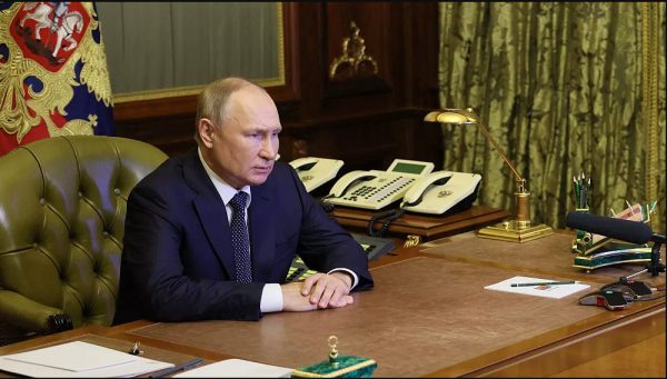 Πεσκόφ: Δεν είναι γνωστό αν ο Πούτιν θα είναι και πάλι υποψήφιος το 2024