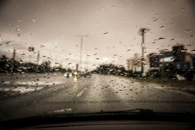 Καιρός: SOS για σφοδρές βροχοπτώσεις και καταιγίδες τις επόμενες ώρες