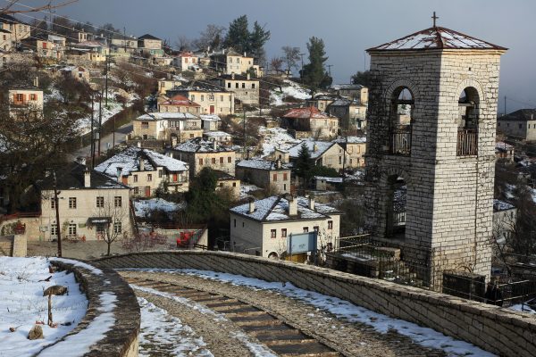 Booking: Δεύτερη πιο φιλόξενη περιοχή για το 2023 η Ήπειρος