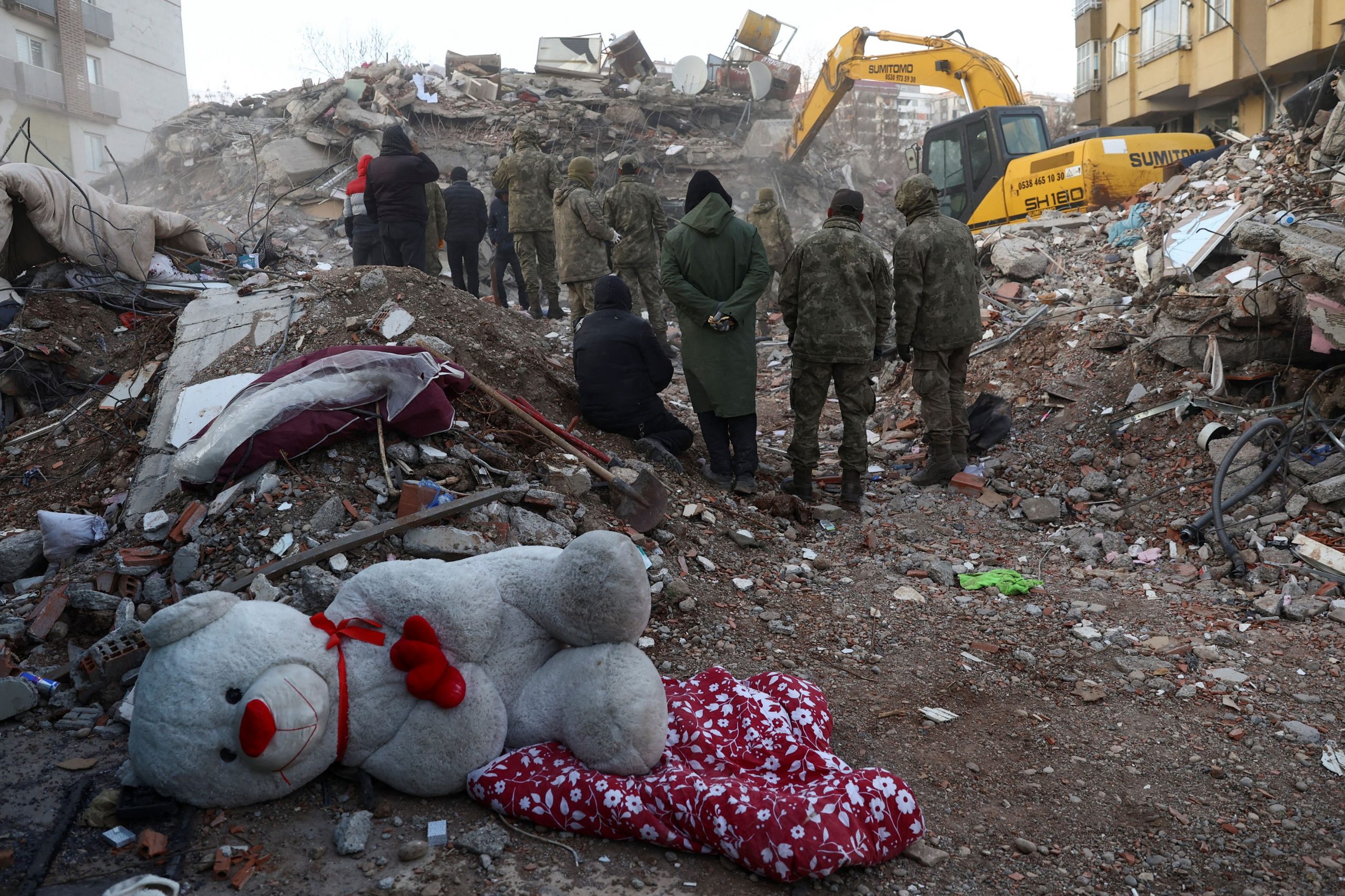 Earthquake in Turkey: Greek humanitarian aid with basic necessities