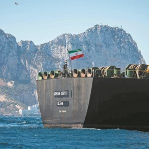 Ο στόλος – «φάντασμα» του Ιράν μεταφέρει ρωσικό πετρέλαιο
