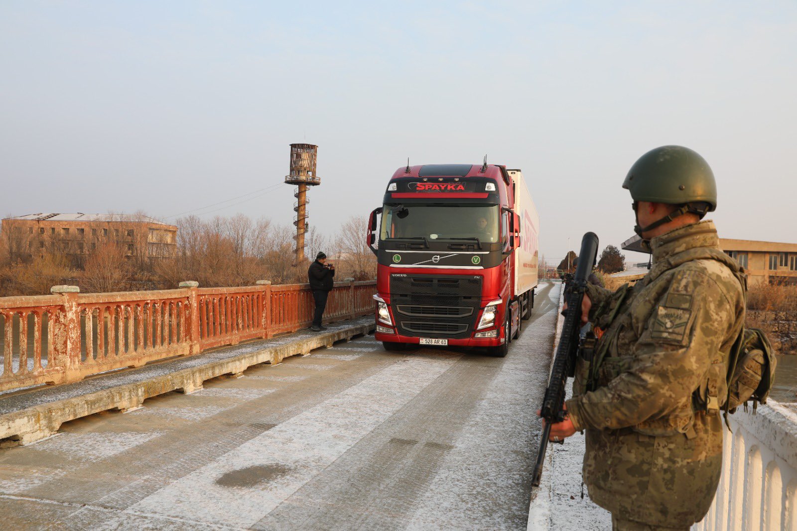 Σεισμός στην Τουρκία: Άνοιξαν τα σύνορα με την Αρμενία για ανθρωπιστική βοήθεια