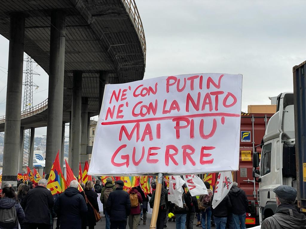 Ιταλία: Απεργούν οι λιμενεργάτες – «Δεν στέλνουμε όπλα στην Ουκρανία»