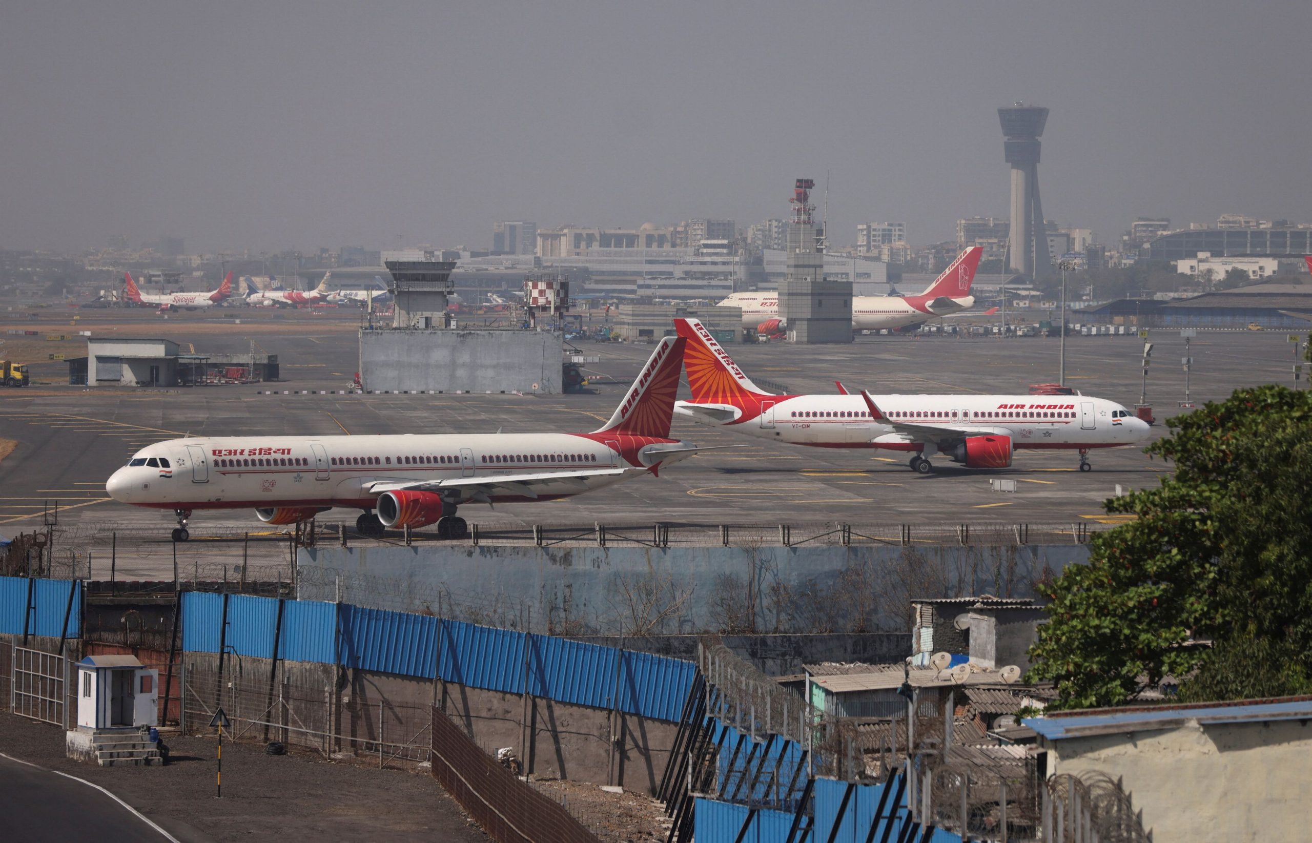 Air India: Μετά την παραγγελία μαμούθ, μπορεί να αγοράσει άλλα 370 αεροπλάνα