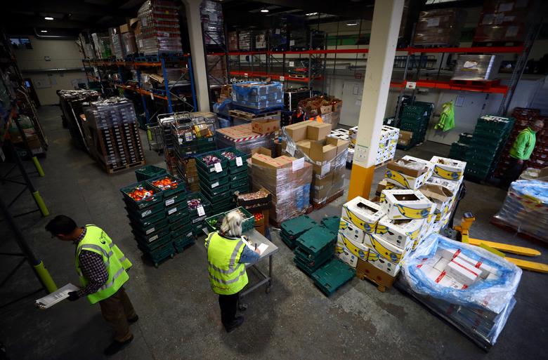 Βρετανία: Περισσότερα από ποτέ τα νοικοκυριά που απευθύνονται στις τράπεζες τροφίμων