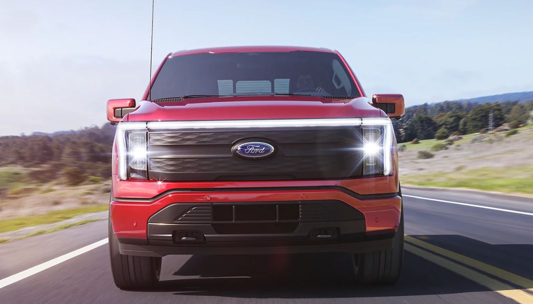 Ford: Αναστέλλει την παραγωγή του ηλεκτρικού F-150 Lightning για άλλη μια εβδομάδα