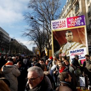 Γαλλία: Μαίνονται οι αντιδράσεις για το συνταξιοδοτικό