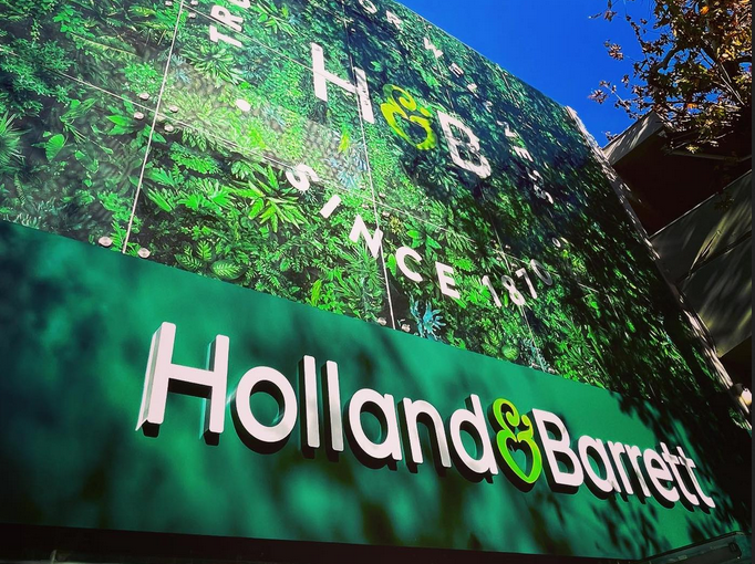 Holland & Barrett: «Παράθυρο» για τα ελληνικά προϊόντα σε αγορές του εξωτερικού – Ανοίγουν ακόμη 3 καταστήματα