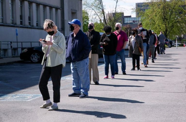 ΗΠΑ: Μειώθηκαν οι αιτήσεις για επιδόματα ανεργίας