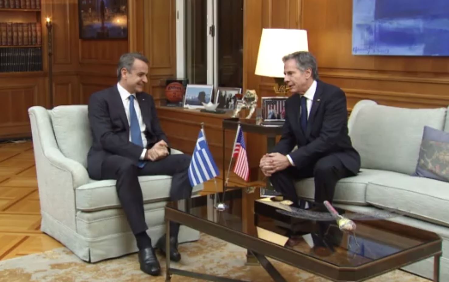 Mitsotakis to Blinken: Every form of revisionism must be opposed by int’l community of democracies