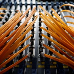 Amazon: Συμφωνία πολλών εκατομμυρίων με την Corning για οπτικές ίνες