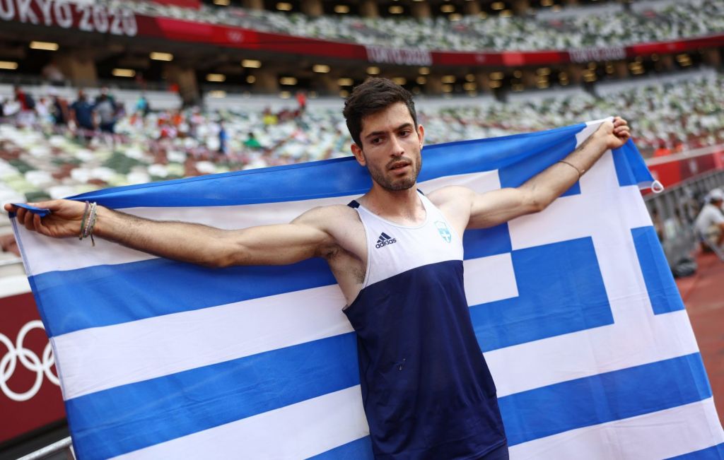 Tentoglou wins gold at Euro indoor championships in Istanbul; solemn reference to rail tragedy in Greece