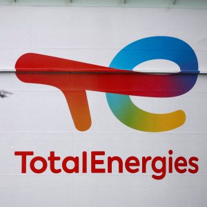 TotalEnergies: Στον «πάγο» επένδυση 4 δισ. δολ. με τον Αντάνι στο πράσινο υδρογόνο