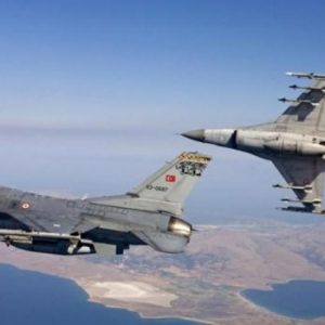 Νέες τουρκικές προκλήσεις με οπλισμένα μαχητικά στο Αιγαίο – Σκληρές αερομαχίες