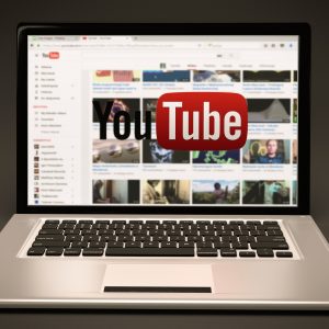 Χόλιγουντ: Οι YouTubers «τα βάζουν» με τα μεγάλα στούντιο