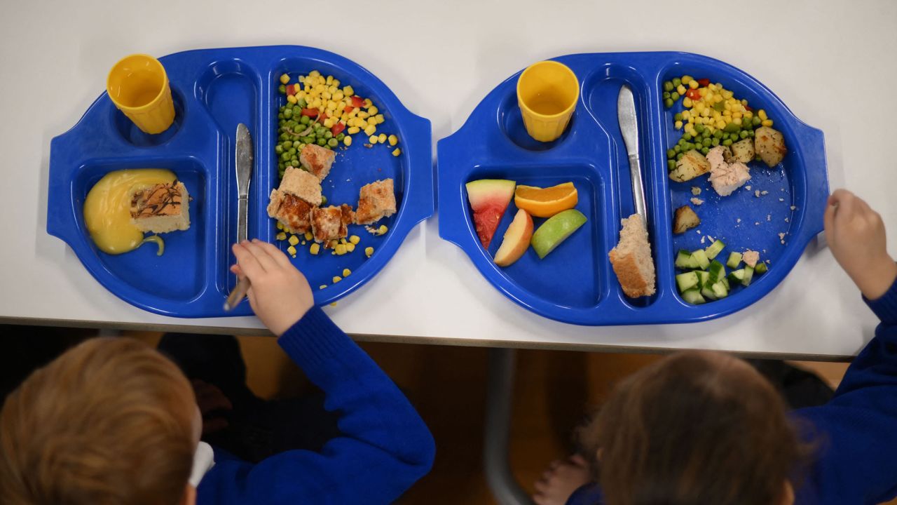 Βρετανία: Ο δήμαρχος Λονδίνου μοιράζει δωρεάν γεύματα σε όλους τους μαθητές Δημοτικού