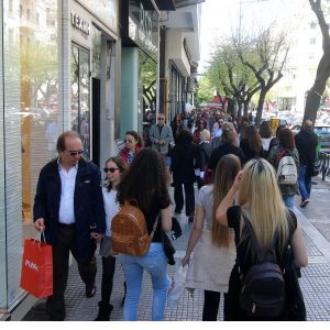 Εορταστικό ωράριο – Πάσχα: Πώς θα λειτουργήσουν τα καταστήματα