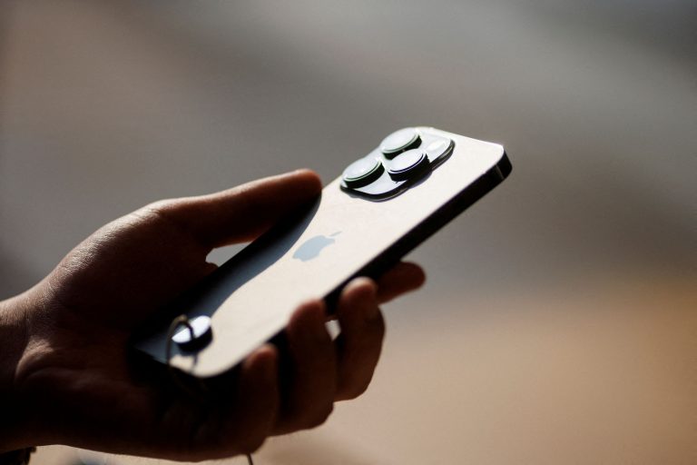 Apple: Η Γαλλία ζητά παύση πωλήσεων του iPhone 12 λόγω υπέρβασης του ορίου ακτινοβολίας