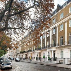 Λονδίνο: Στο «σφυρί» κατοικία της τέως βασιλικής οικογένειας της Ελλάδας στην «Κόκκινη Πλατεία» της βρετανικής πρωτεύουσας