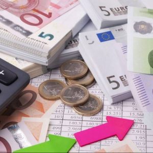 Ελεύθεροι επαγγελματίες: Επιλέγουν χαμηλές συνταξιοδοτικές εισφορές λόγω ακρίβειας