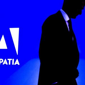 Τι σημαίνει η λογική «μίας κάλπης» και γιατί την θέλει το Μαξίμου στον προεκλογικό αγώνα