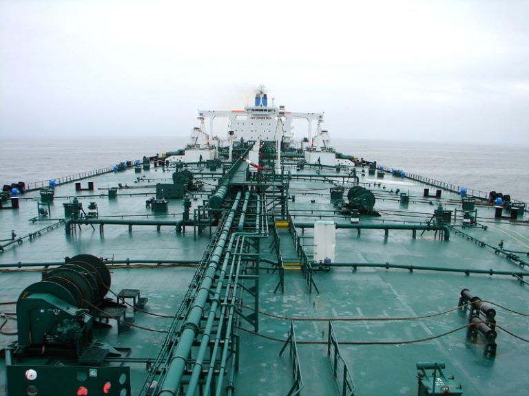 Πετρέλαιο: Η Ισπανία ζητά πιο αυστηρούς κανόνες στη μεταφορά ρωσικού αργού