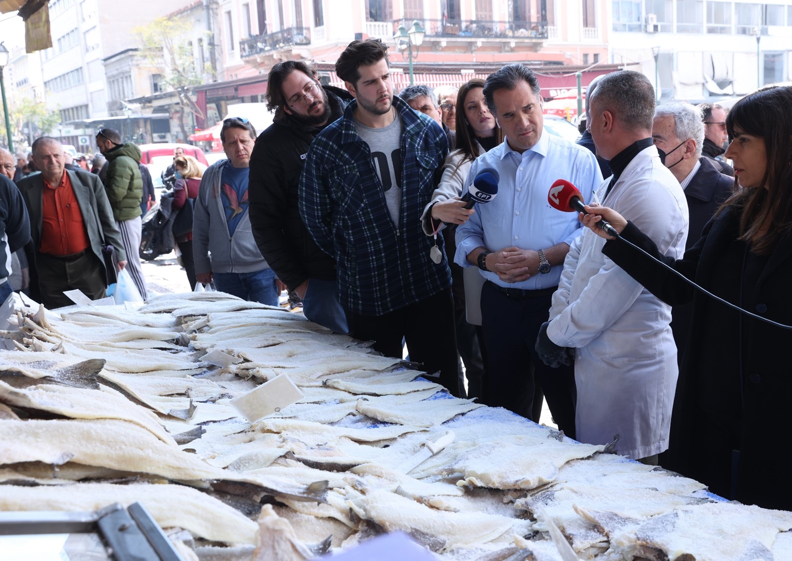 Επίσκεψη Άδωνι Γεωργιάδη στην Κεντρική Ιχθυαγορά Αθηνών