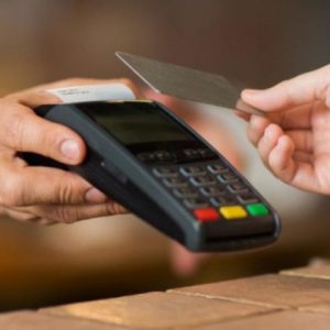 ΑΑΔΕ: Διασύνδεση ταμειακών μηχανών με τα POS
