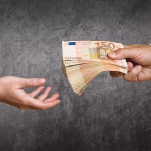 Εκλογές στην Ελλάδα: Τι μισθό παίρνουν βουλευτές, ευρωβουλευτές και δήμαρχοι