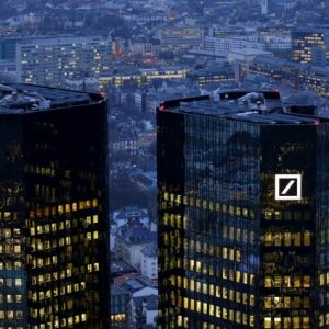 Deutsche Bank: Η επίδειξη δύναμης που μετατράπηκε σε αδυναμία και ο εκνευρισμός στις αγορές
