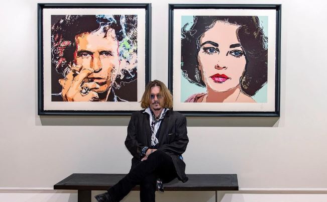Τζόνι Ντεπ: Ανάρπαστοι οι πίνακες που ζωγραφίζει με διασημότητες
