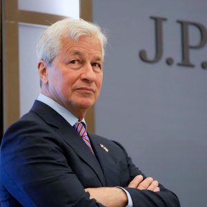 Ντάιμον vs Μπάφετ: Το sucess story της JP Morgan και η βουτιά της Berkshire