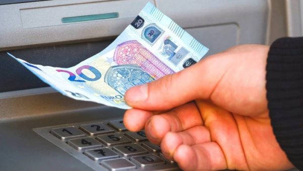 ΕΦΚΑ – ΔΥΠΑ: Οι πληρωμές της εβδομάδας – Ποιοι πάνε ταμείο