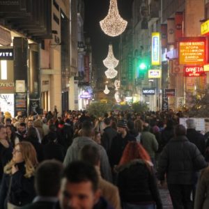Εμπορικά καταστήματα: Δυνατότητα λειτουργίας μέχρι τις 6 το πρωί…