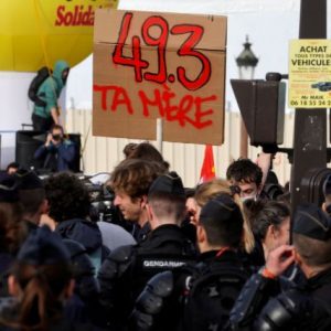 Γαλλία: Συνεχίζεται ο αναβρασμός – Πώς συγκρίνονται οι συντάξεις [γράφημα]