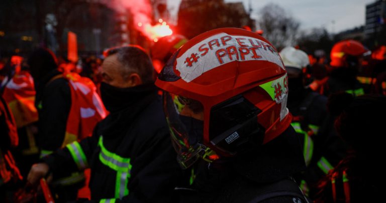 Γαλλία: Συνεχίζονται οι διαδηλώσεις για τη συνταξιοδοτική μεταρρύθμιση