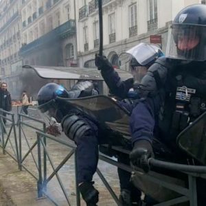 Γαλλία: Το Συμβούλιο της Ευρώπης ανησυχεί για την υπερβολική χρήση βίας κατά διαδηλωτών