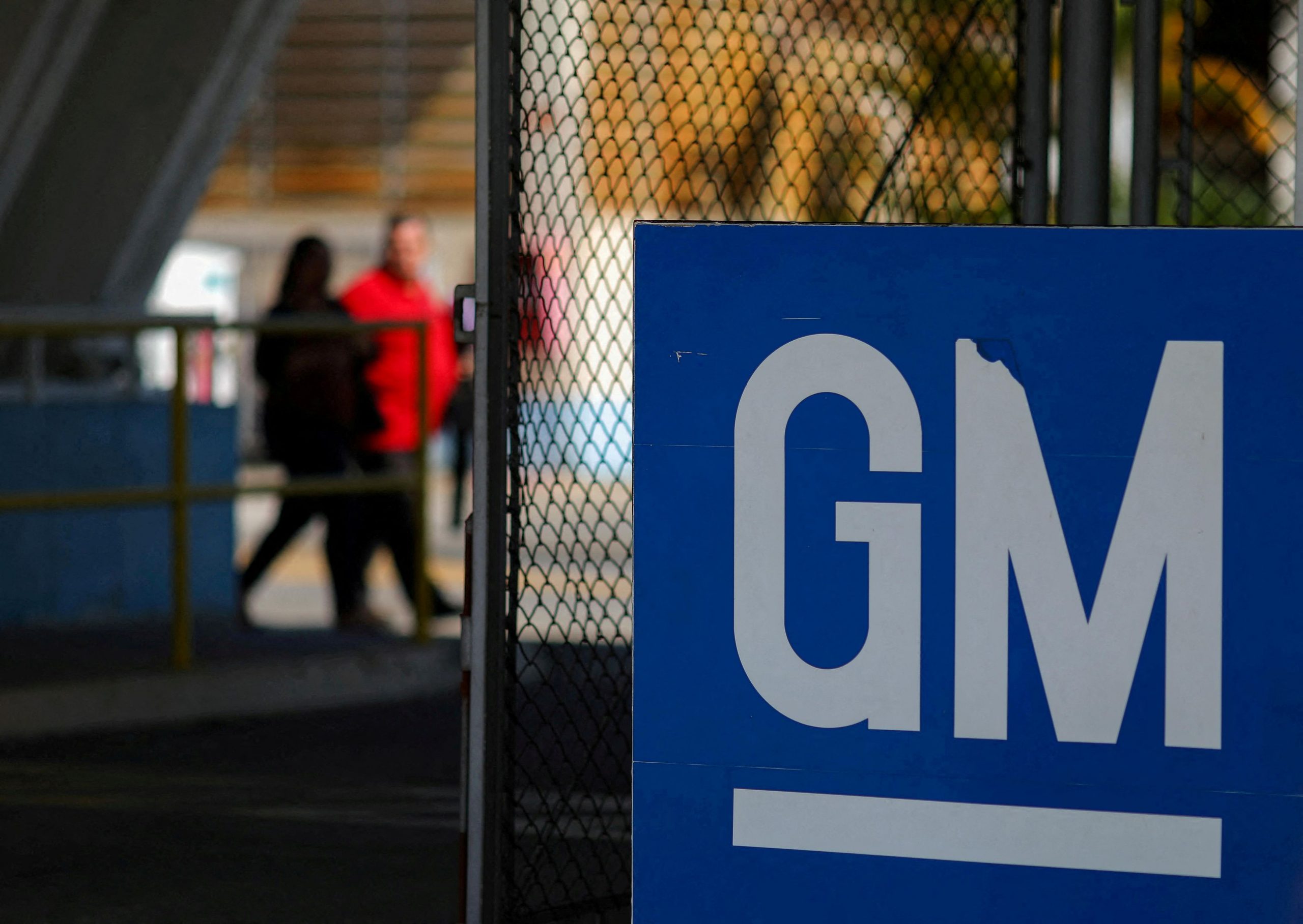 ΗΠΑ: Μετά την προκαταρκτική συμφωνία με της Stellantis, την απεργιακή σκυτάλη παίρνουν οι εργαζόμενοι στη GM