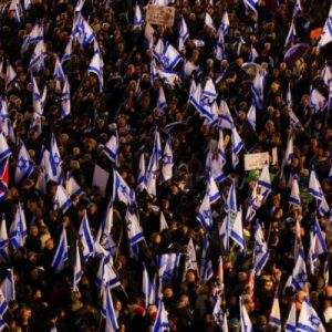 Οργισμένοι διαδηλωτές επιχείρησαν να μπουν στο σπίτι του Νετανιάχου