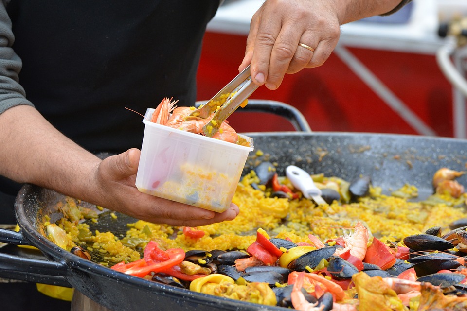 Ισπανία: Εκτοξεύθηκε η τιμή της παέγια – Απλησίαστα λάδι, ρύζι και όσπρια