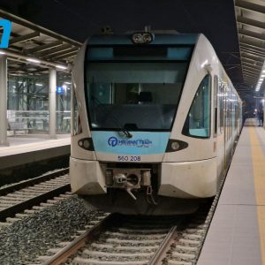 ΟΣΕ: Ξαναμπήκαν στις ράγες προαστιακός και τρένα – Έναρξη μετ’ εμποδίων