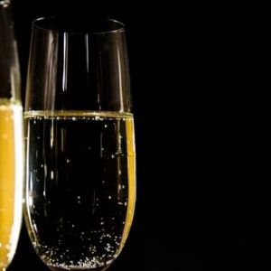 Σαμπάνια: Ξεπερνά τον χρυσό και τον S&P500 – Οι μεθυστικές επενδύσεις του εκλεκτού οίνου