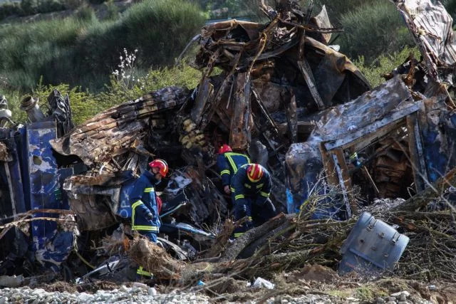 Τέμπη: Σε εφέτη ανακριτή η έρευνα για την ανείπωτη τραγωδία